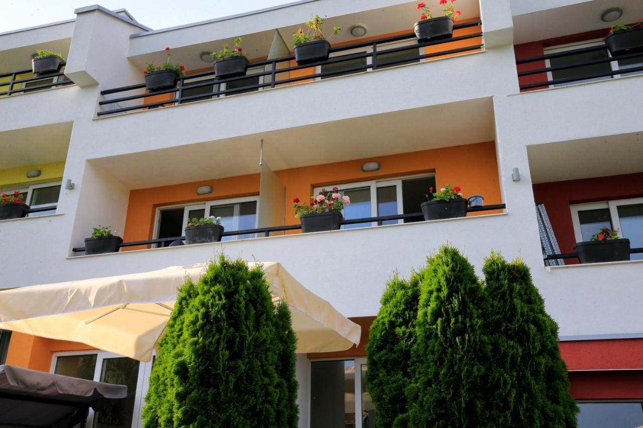 Stayinn Rainbow Houses Beachfront By Asteri Hotels Slantschew brjag Exterior foto