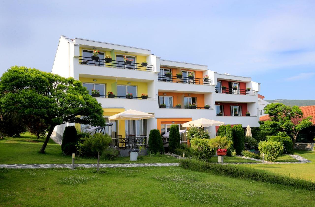 Stayinn Rainbow Houses Beachfront By Asteri Hotels Slantschew brjag Exterior foto