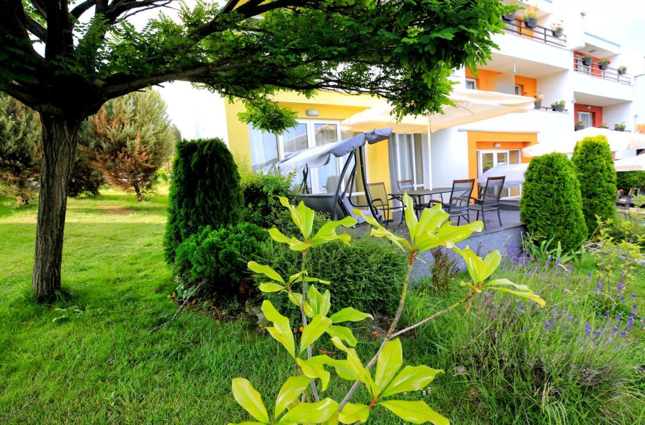 Stayinn Rainbow Houses Beachfront By Asteri Hotels Slantschew brjag Exterior foto