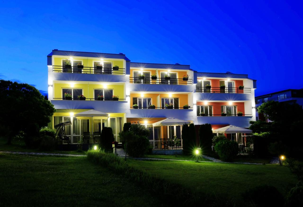 Stayinn Rainbow Houses Beachfront By Asteri Hotels Slantschew brjag Exterior foto