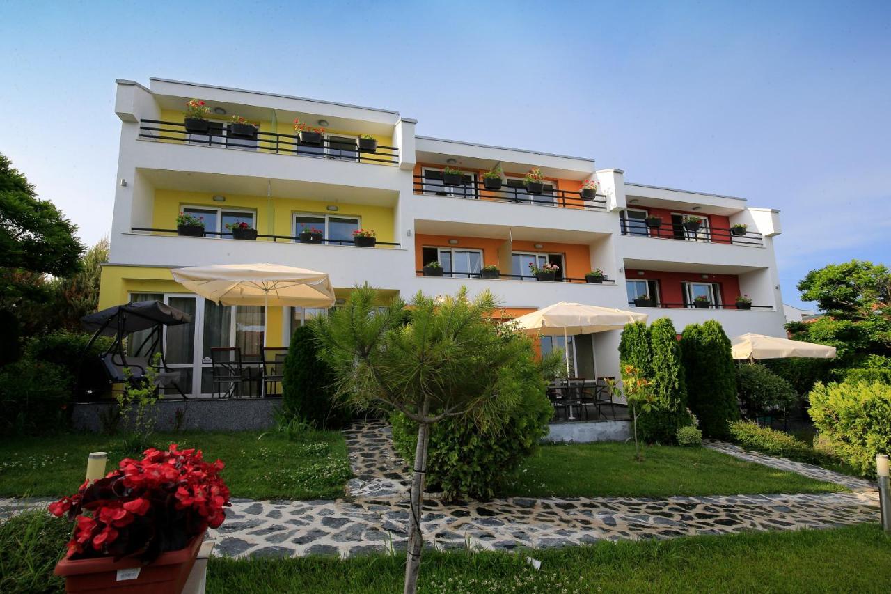 Stayinn Rainbow Houses Beachfront By Asteri Hotels Slantschew brjag Exterior foto