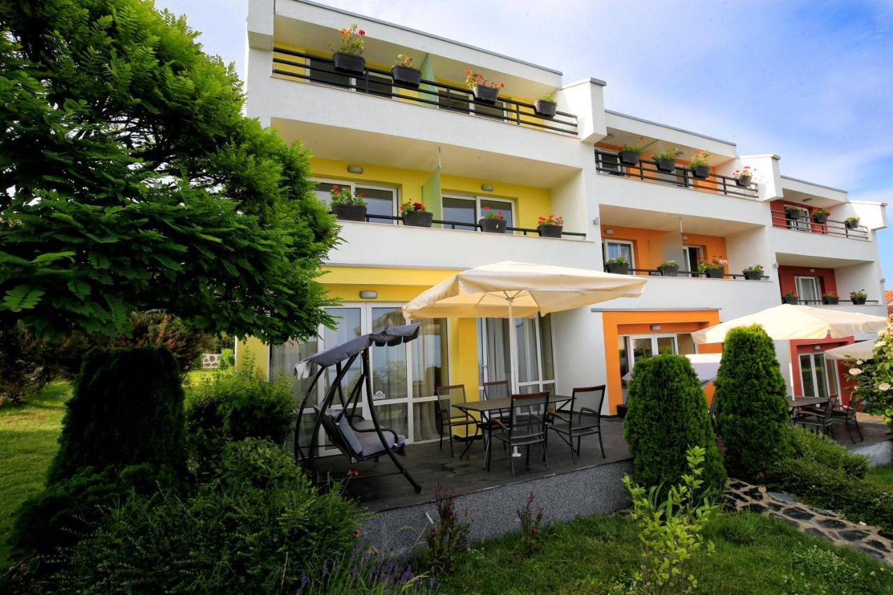 Stayinn Rainbow Houses Beachfront By Asteri Hotels Slantschew brjag Exterior foto