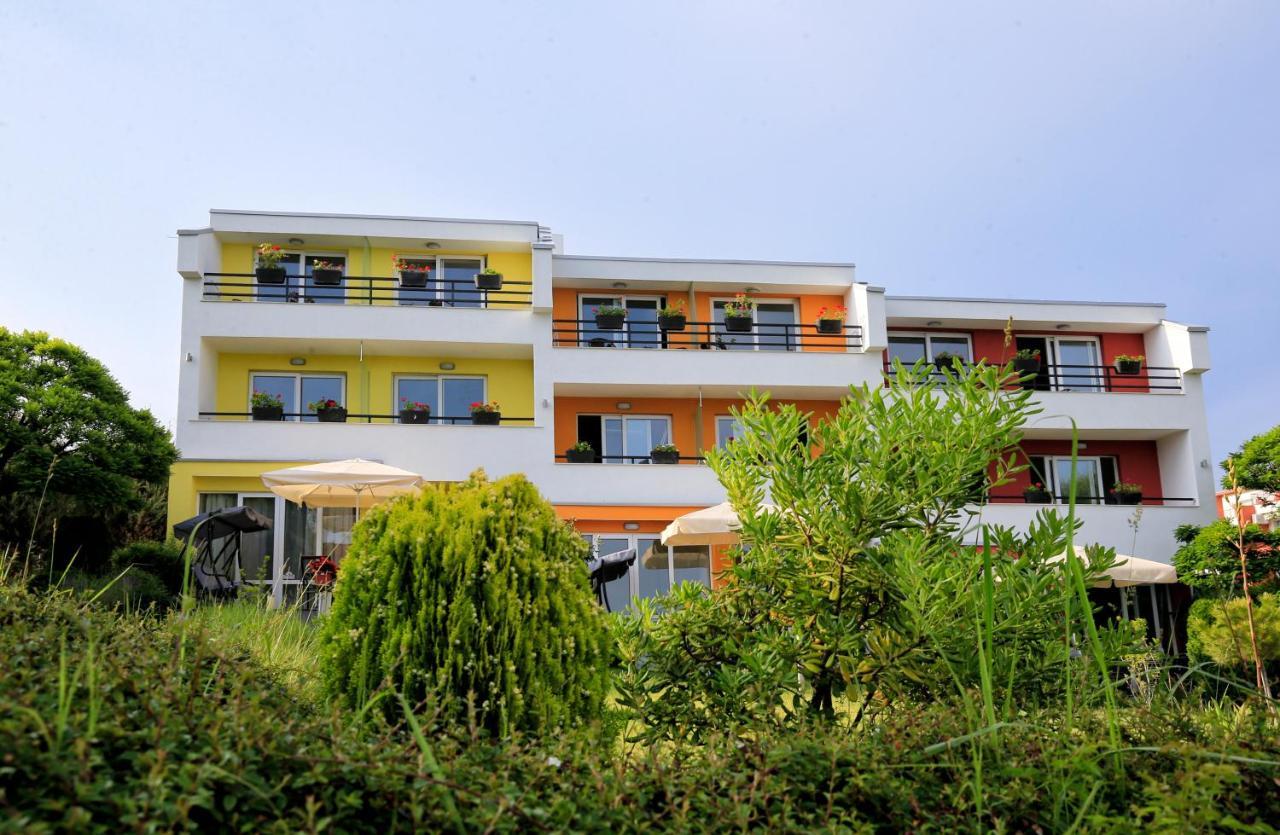 Stayinn Rainbow Houses Beachfront By Asteri Hotels Slantschew brjag Exterior foto