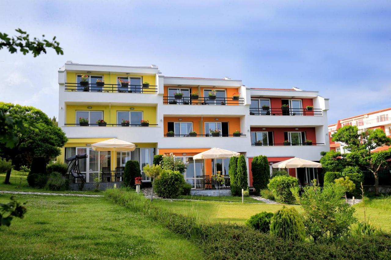 Stayinn Rainbow Houses Beachfront By Asteri Hotels Slantschew brjag Exterior foto
